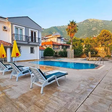 Szálloda Private Pool With Large Garden& Chd Pool