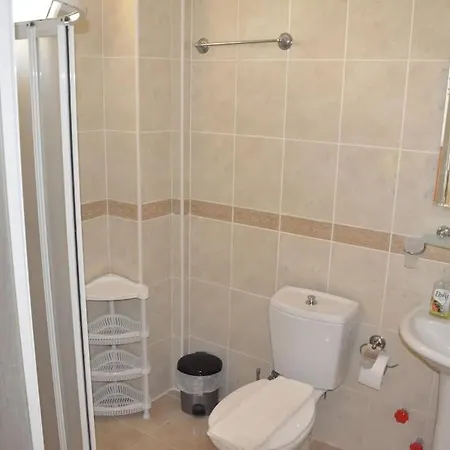 Private Pool With Large Garden& Chd Pool Hotel