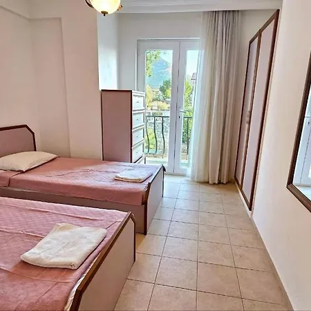 Private Pool With Large Garden& Chd Pool Hotel